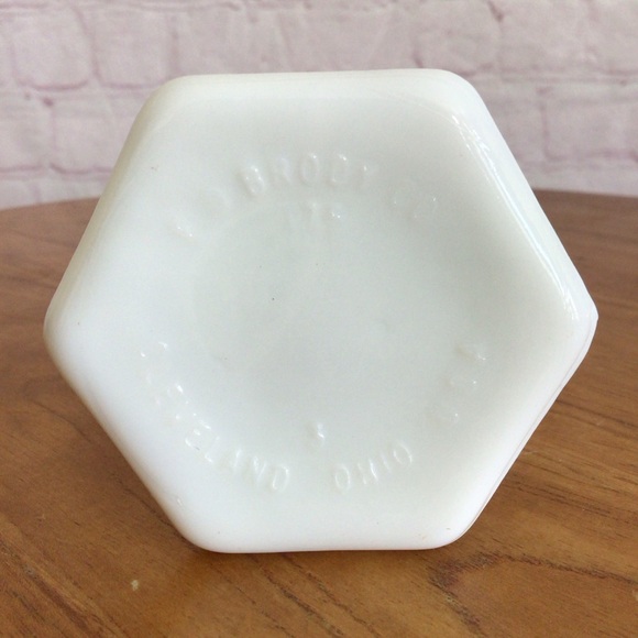 Vintage E.O. Brody Co. White Milk Glass Bud Vase - Picture 6 of 6
